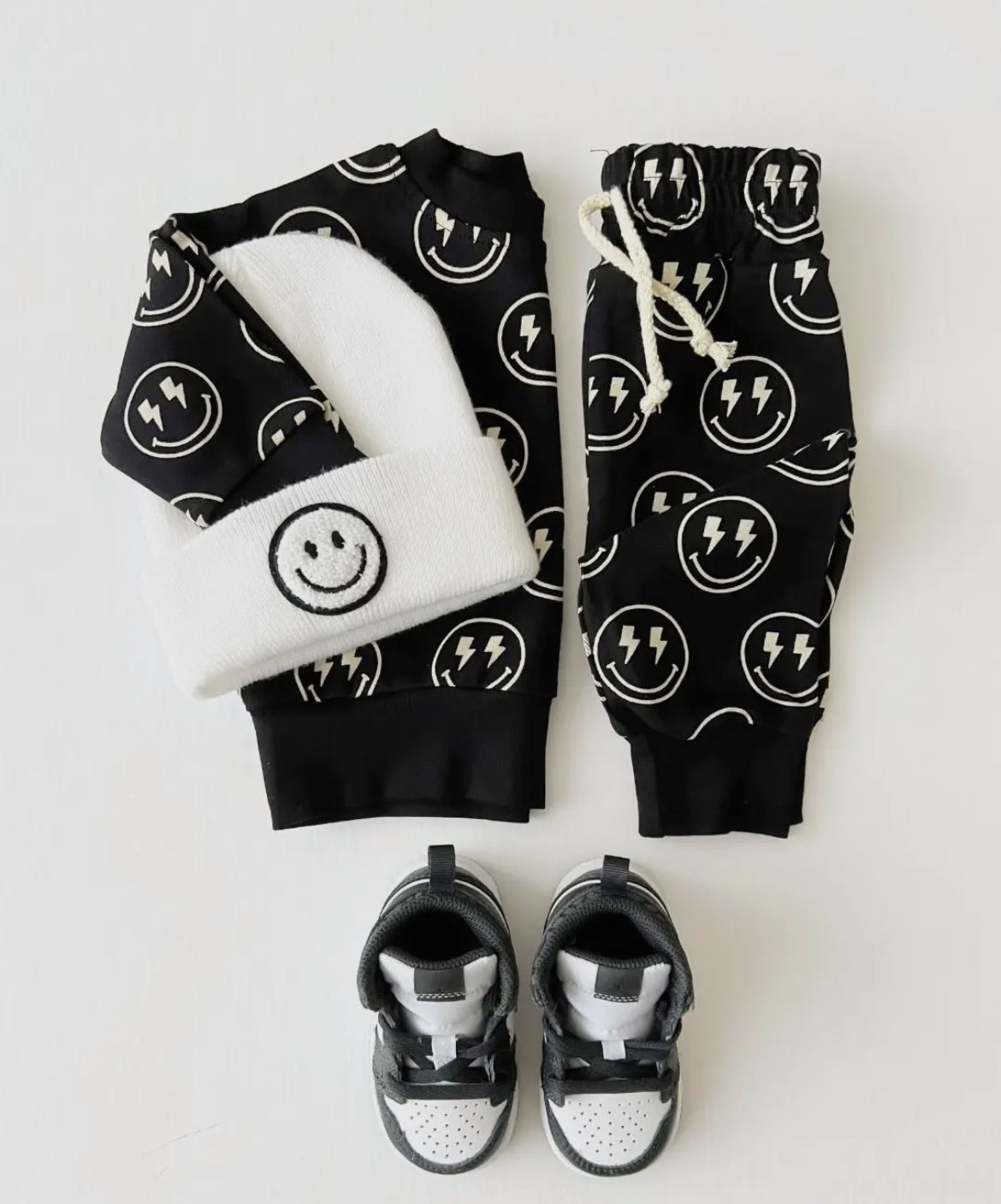 Electric Smiley Lounge Set